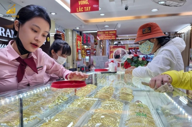 Chuyển tiền qua tiệm vàng là một hình thức giao dịch không còn xa lạ với nhiều người