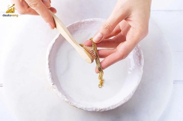 Những Cách Làm Sáng Vàng 10K Đơn Giản Tại Nhà